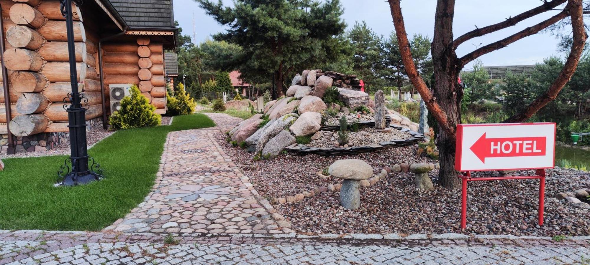 Restauracja Chata Góralska i Pokoje Gościnne. Ciechocinek Exterior foto